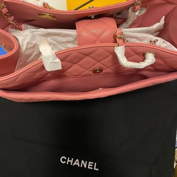 NEW- CHANEL Caviar Leather Large Tote Bag - Picture 12 of 16